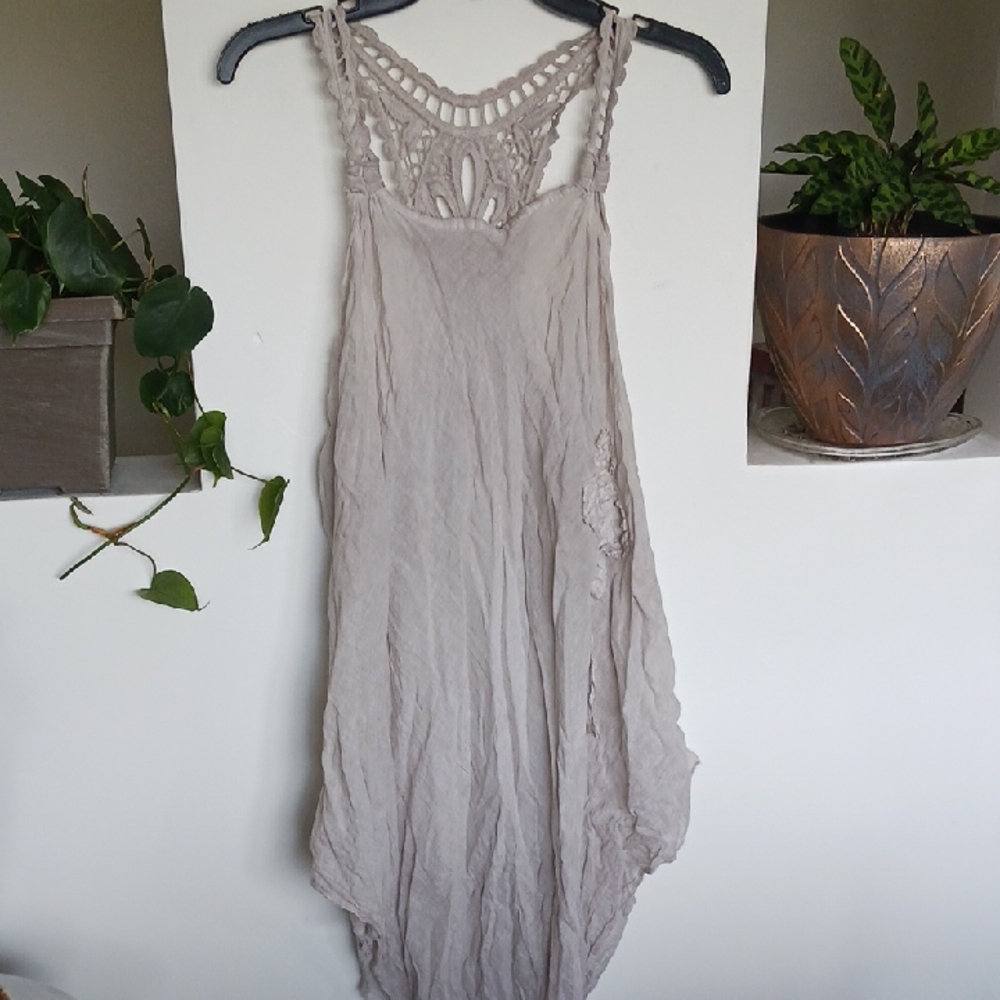 Elegant Lace-Back Tank Top - Gray